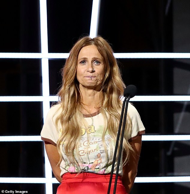 Kasey Chambers Discusses Pressure for Botox and Embracing Natural Beauty in New Book