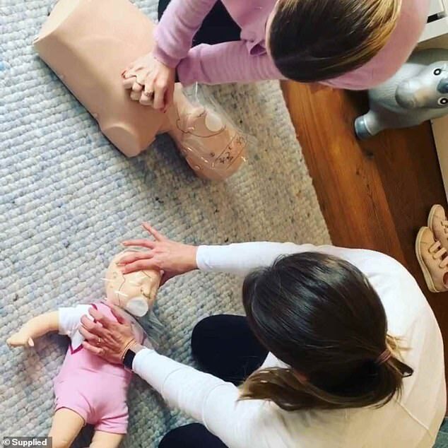 Nurse’s Life-Saving Actions Prevent Tragedy for Choking Baby in Sydney Park Outing