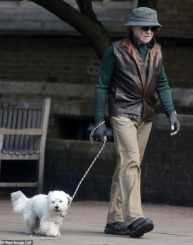 Mick Hucknall Spotted Walking His Dog in London, Unrecognizable Before 40th Anniversary Tour