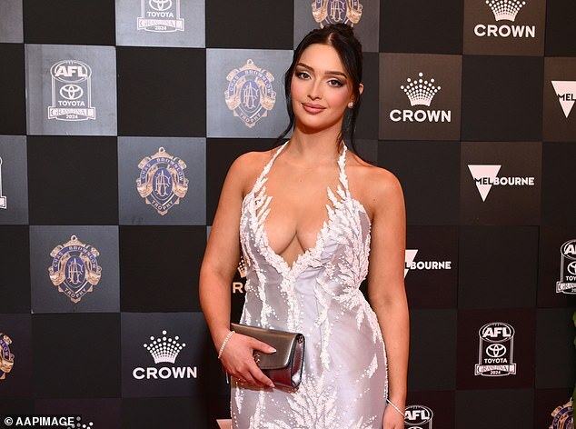 Radio Star Critiques Brownlow Medal for Objectifying Women; Co-host Defends Event’s Celebration