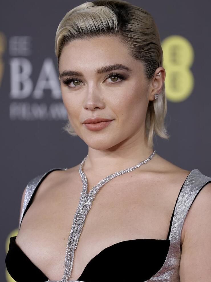 Florence Pugh Addresses Public Criticism of Her Relationship with Zach Braff Amid Age Gap Issues