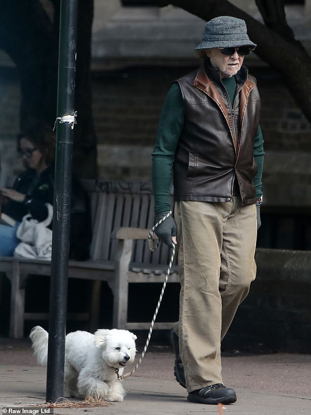 Mick Hucknall Spotted Walking His Dog in London, Unrecognizable Before 40th Anniversary Tour