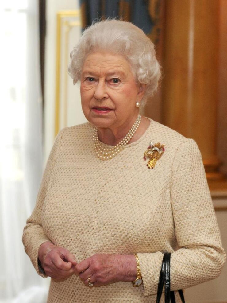 Critics Slam New Queen Elizabeth II Statue as "Monstrosity" Amid Calls for Removal