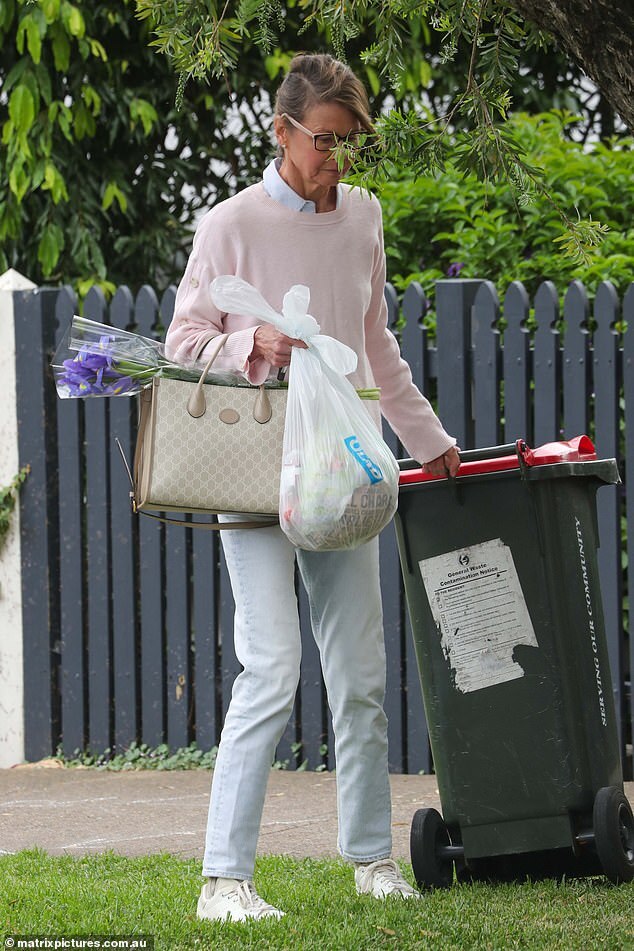 Antonia Kidman Visits Mother's Home After Janelle's Death at 83, Family Unites in Grief