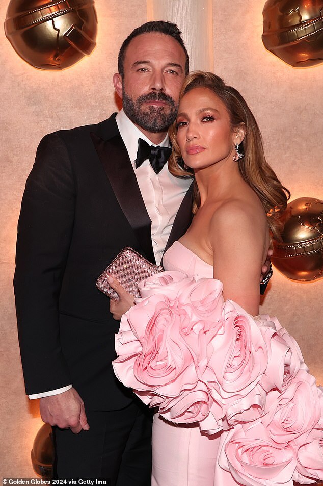 Jennifer Lopez Explores Beverly Hills Mansions During Ben Affleck Divorce Mediation