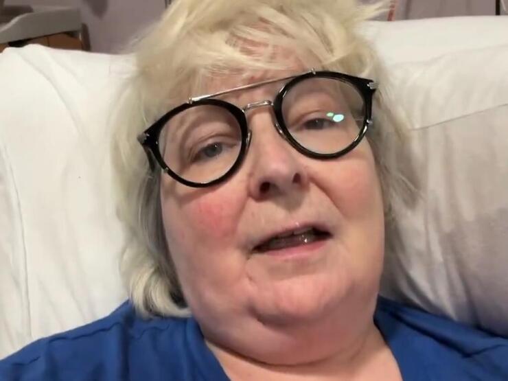 Scottish Comedian Janey Godley Entering Hospice Care Amid Battle with Advanced Ovarian Cancer