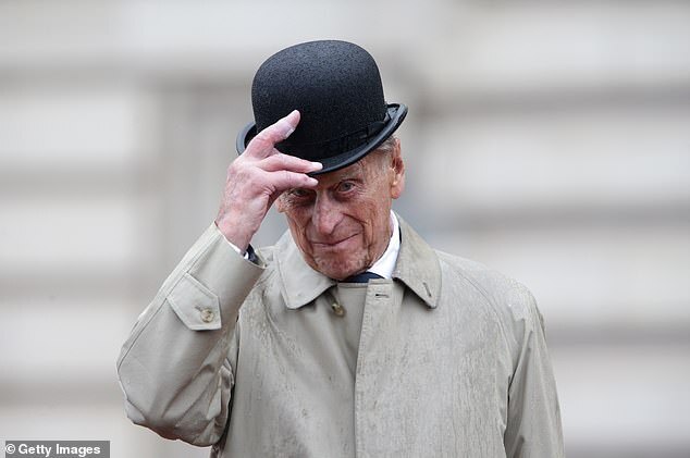 Sir Ian McKellen Critiques Royal Family, Calls Prince Harry "Not Bright" and King Charles "Damaged"