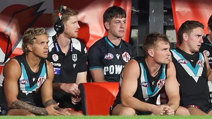 Ken Hinkley Challenges Hawthorn to Target Zak Butters' Injured Ribs Ahead of AFL Semi-Final