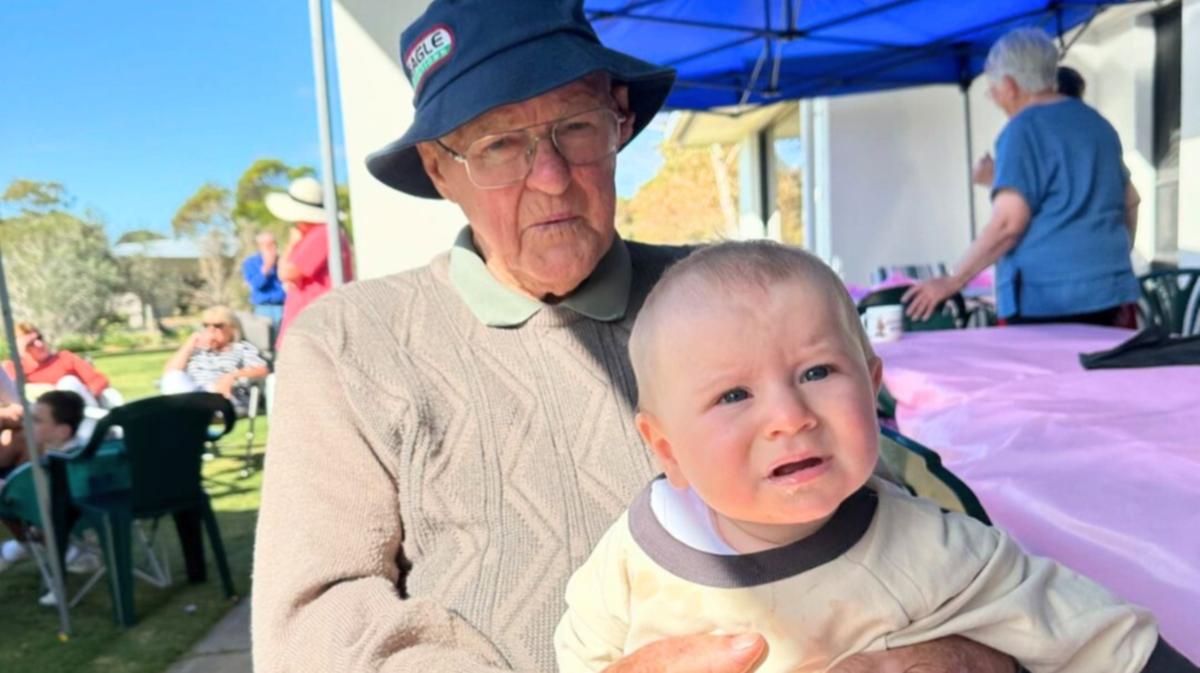 Australian Olympian Emily Seebohm Mourns Grandfather's Death Amidst Heartfelt Tribute