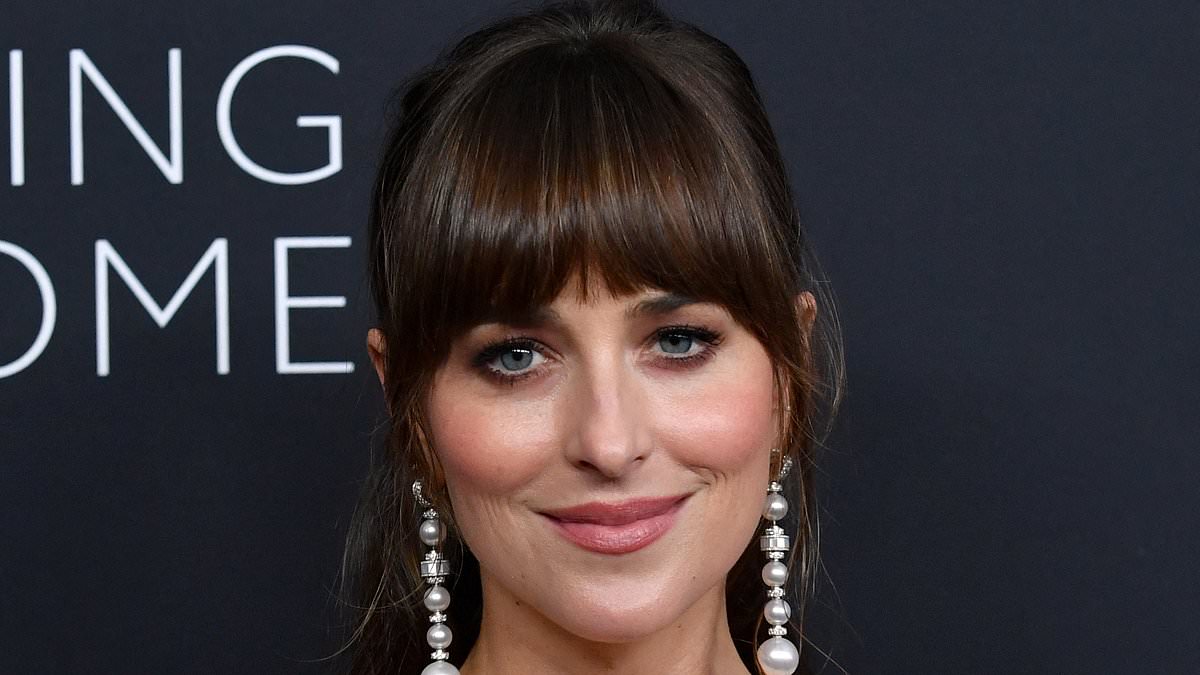 Dakota Johnson Spotted Without Engagement Ring Amid Rumored Split from Chris Martin