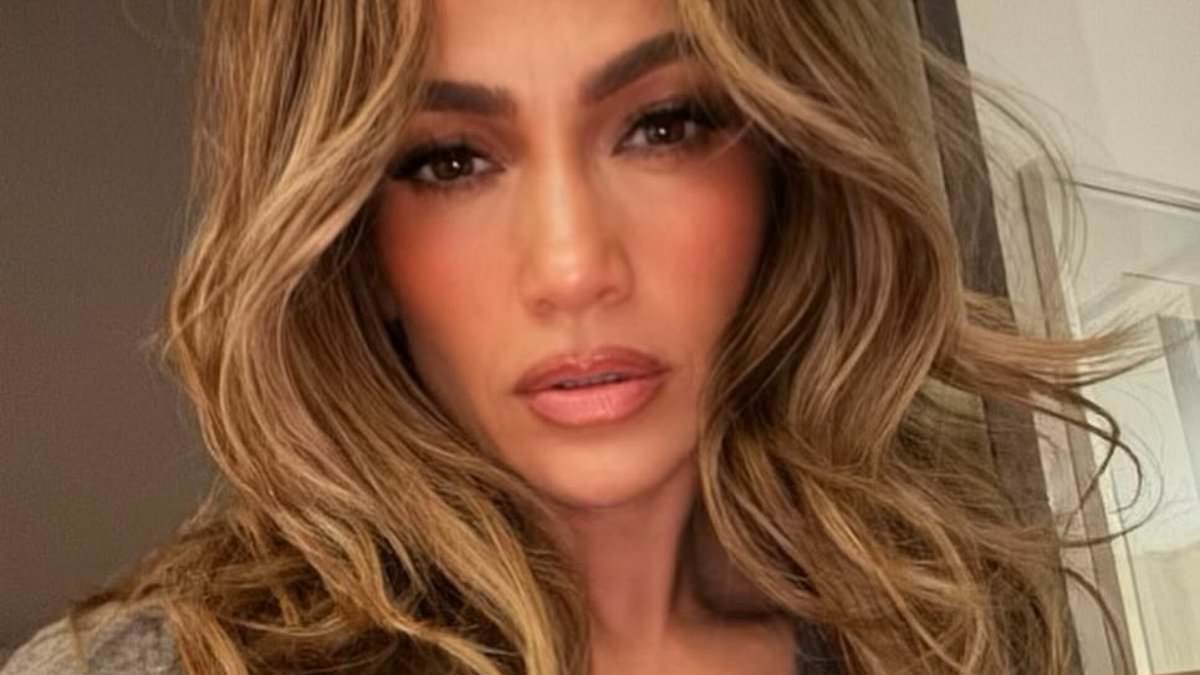 Jennifer Lopez's Bold Instagram Album Suggests Move On After Ben Affleck Divorce Filing