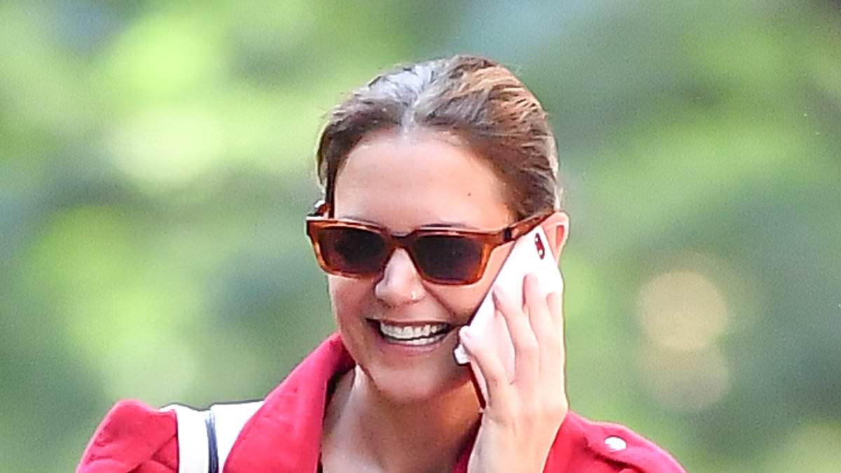 Katie Holmes Embraces New York Life as Suri Starts College, Thanks to Tom Cruise's Tuition Support