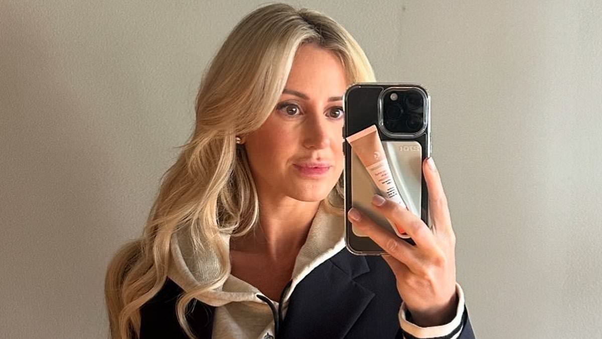 Roxy Jacenko Makes PR Comeback in Sydney After Two-Year Hiatus and Unveils Trendy LipMount Case