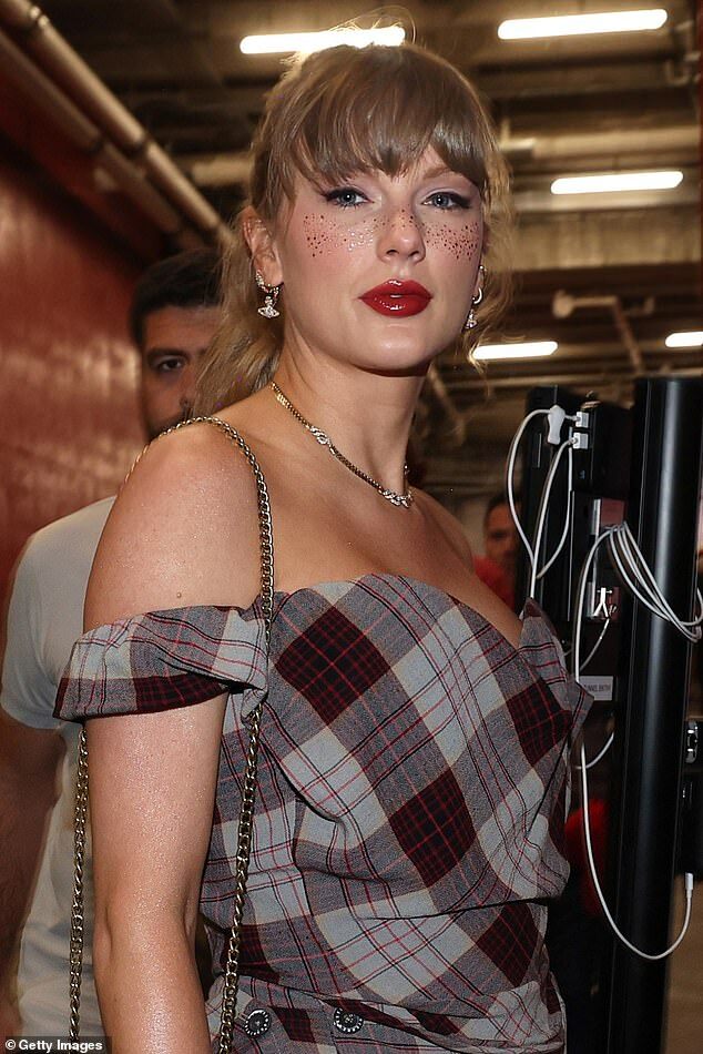 Taylor Swift and Travis Kelce Coordinate Plaid Fashion at Chiefs Game Amid Breakup Rumors