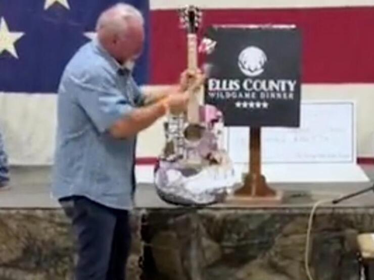 Man Smashes Taylor Swift-Signed Guitar After $4,000 Charity Auction Win in North Texas