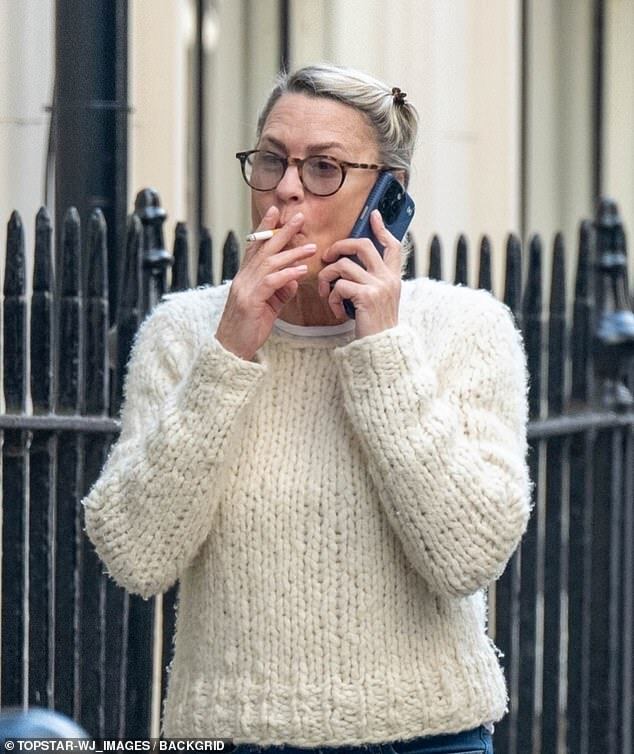 Robin Wright Spotted in London While Filming *The Girlfriend*, Unrecognizable with Cigarette