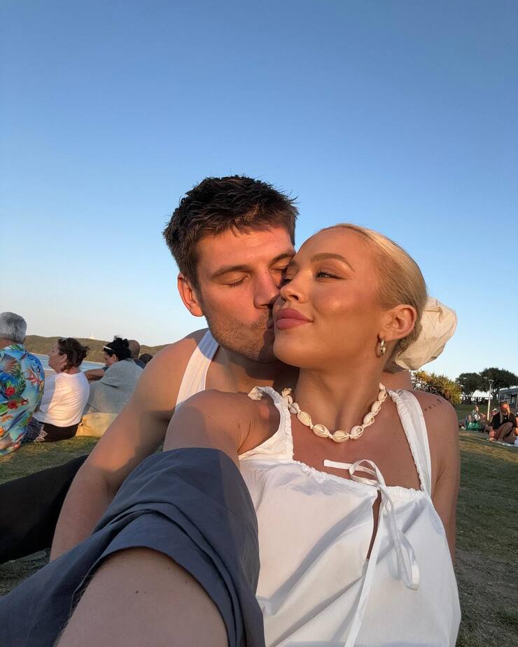 Tammy Hembrow and Matt Zukowski Unfollow on Instagram Amid Wedding Speculations