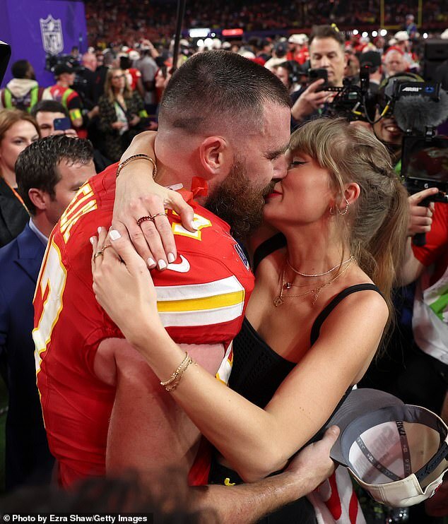 Taylor Swift and Travis Kelce Coordinate Plaid Fashion at Chiefs Game Amid Breakup Rumors