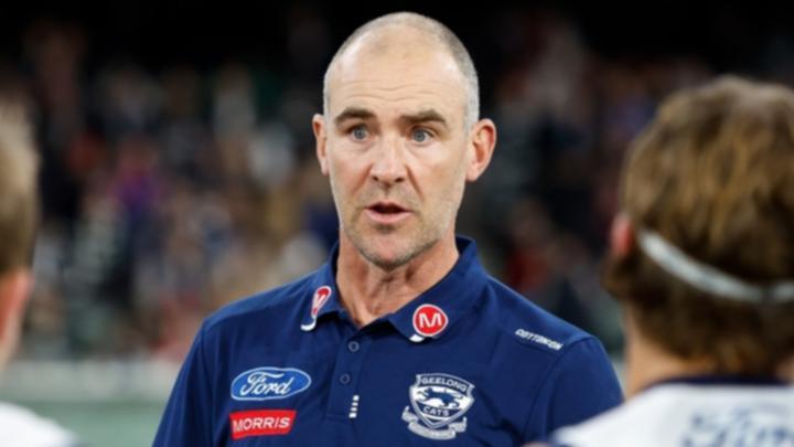 "Geelong Coach Steven King Addresses Collapse During Training, Cites Dehydration and Fatigue"