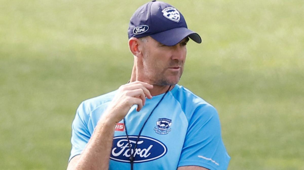 "Geelong Coach Steven King Addresses Collapse During Training, Cites Dehydration and Fatigue"