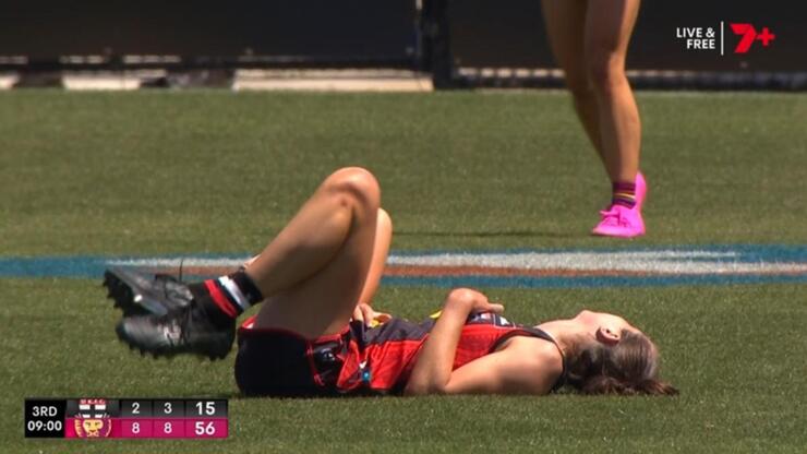 Simone Nalder Injured in Heavy Marking Contest Against Dakota Davidson in AFLW Clash