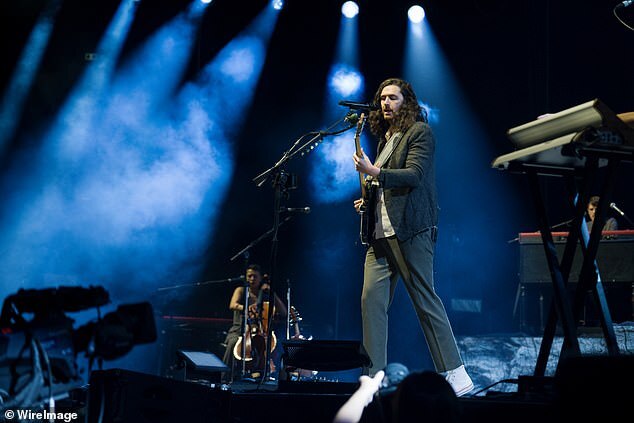 Hozier Captivates Sydney Crowds at Sold-Out Concert While Kicking Off Australian Tour