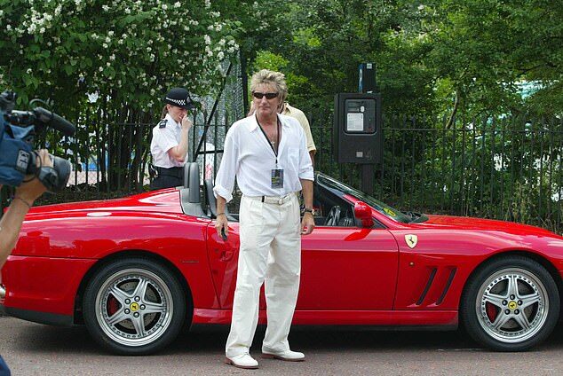 Rod Stewart Considers Selling Luxury Car Collection Due to Persistent Pothole Issues