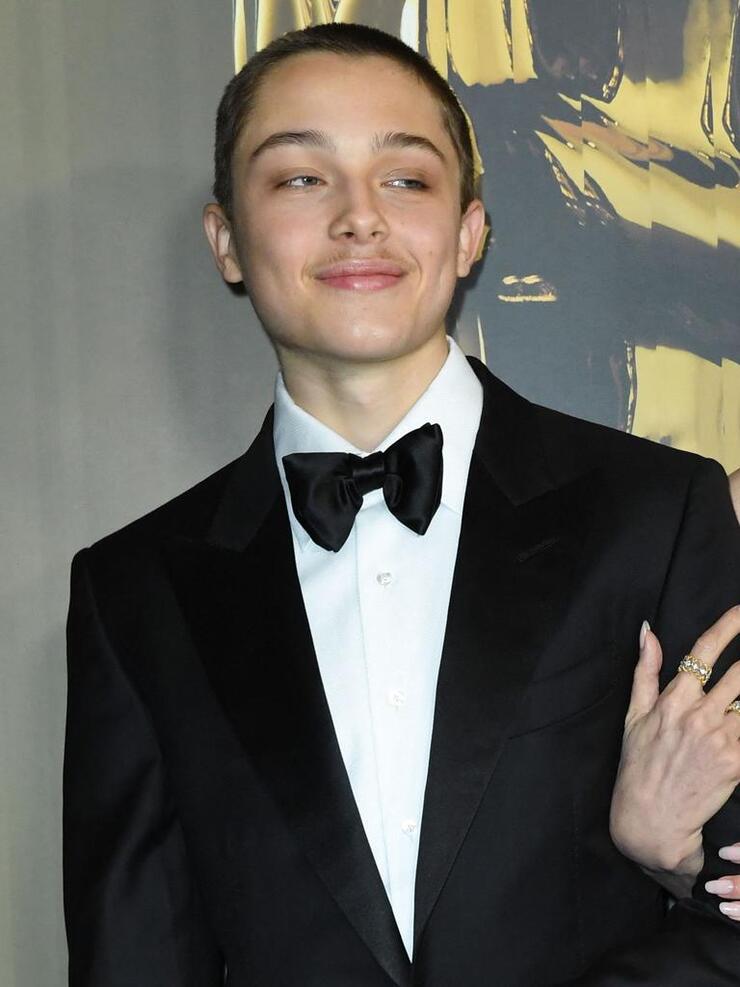 Knox Jolie-Pitt Shines at Governors Awards, Captivating Fans with Striking Looks at 16