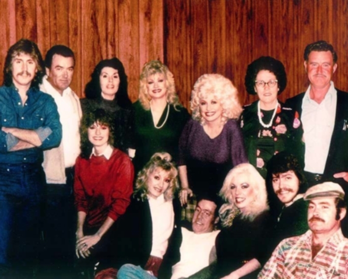 Dolly Parton Grieves as Brother David Parton Passes Away at Age 82