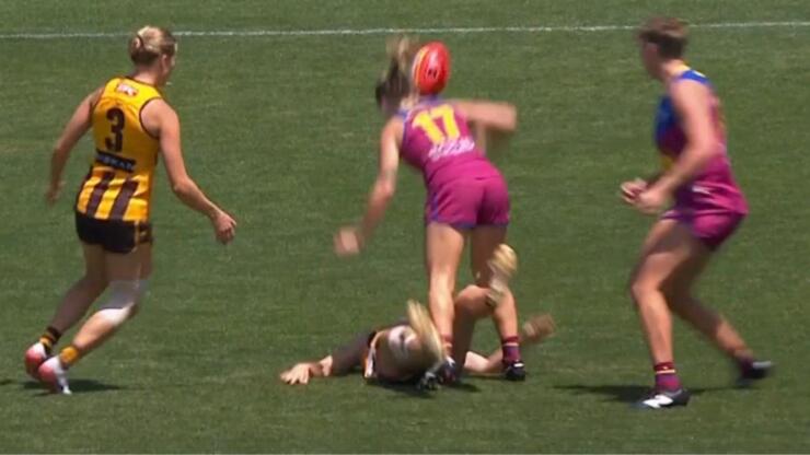 Belle Dawes Under Review for Impactful Hit on Ainslie Kemp in AFLW Qualifying Final