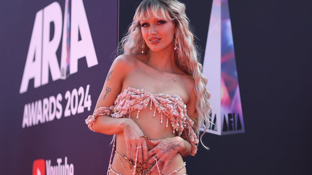 Pop Star Peach PRC Dazzles in Risky Crochet Outfit at 2024 ARIA Awards Amid Controversy