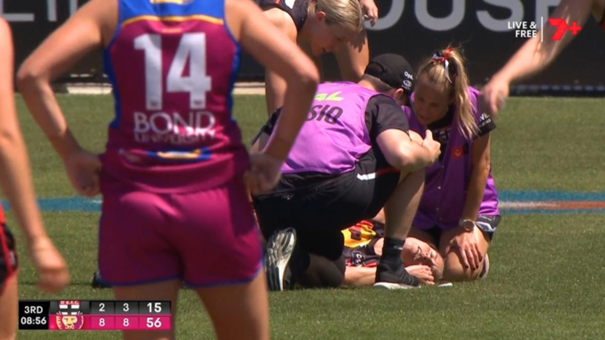 Simone Nalder Injured in Heavy Marking Contest Against Dakota Davidson in AFLW Clash